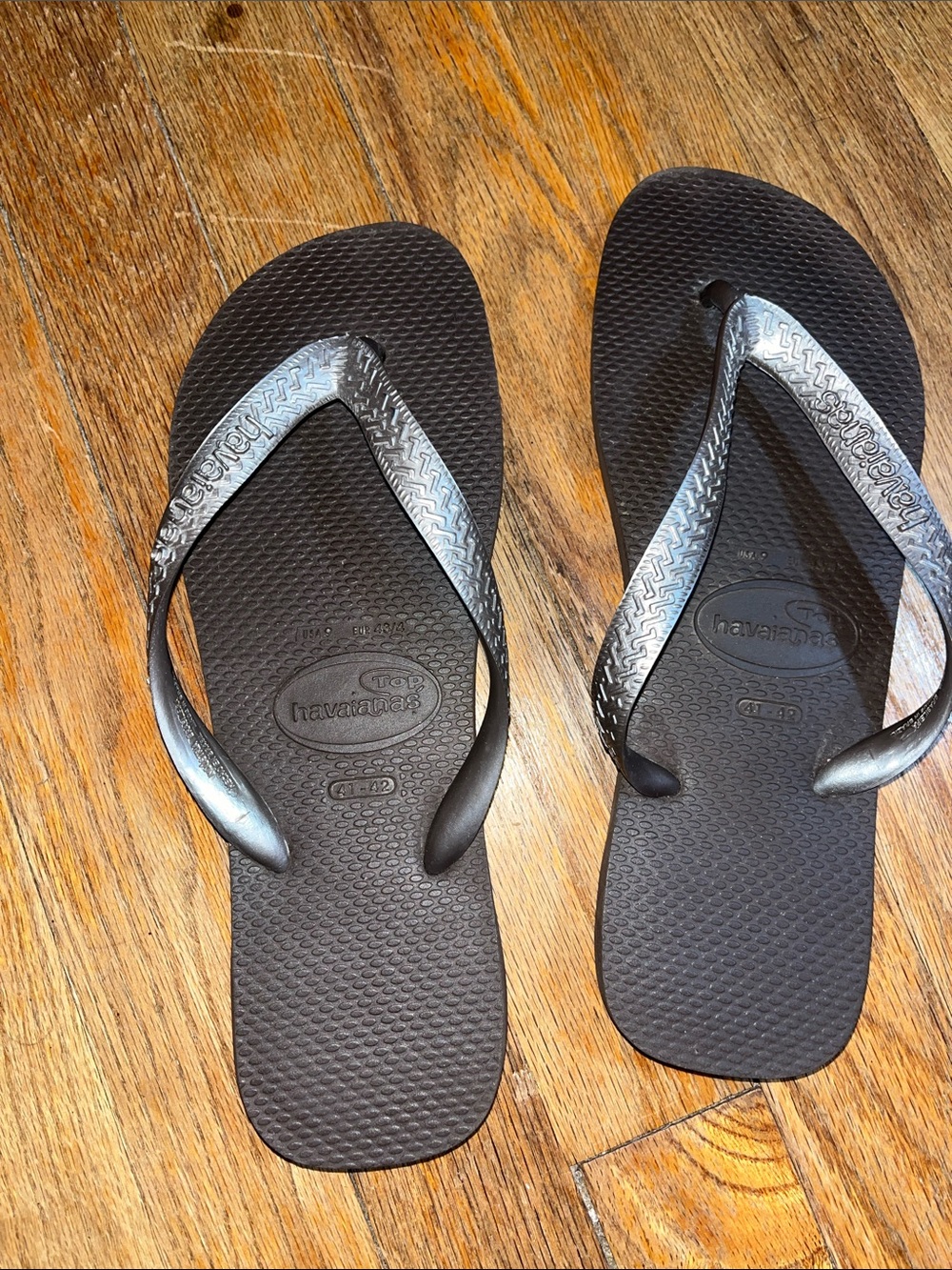 Authentic brown havaianas